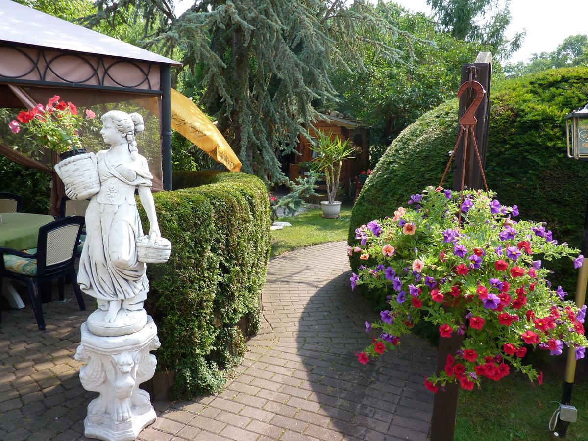 Hotel Am Berg Spremberg Bagian luar foto
