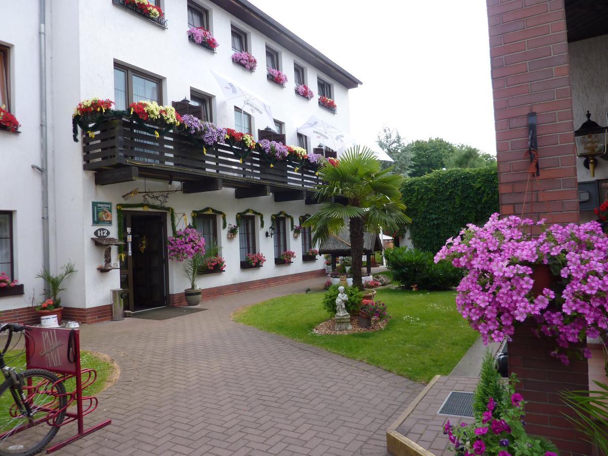 Hotel Am Berg Spremberg Bagian luar foto